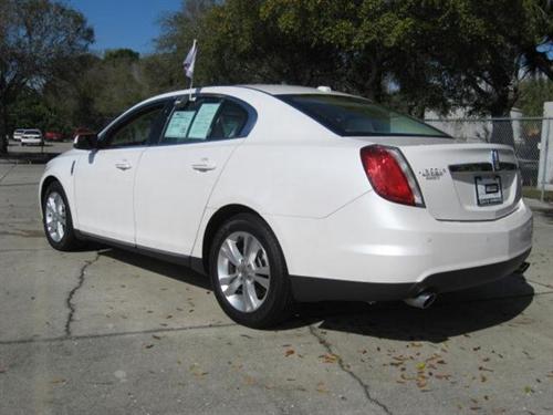 Lincoln MKS 2010 photo 2