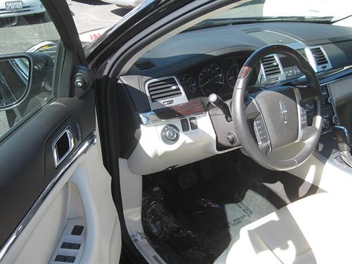 Lincoln MKS 2010 photo 3