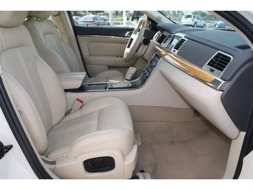 Lincoln MKS 2010 photo 3