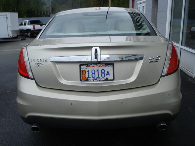 Lincoln MKS 2010 photo 1