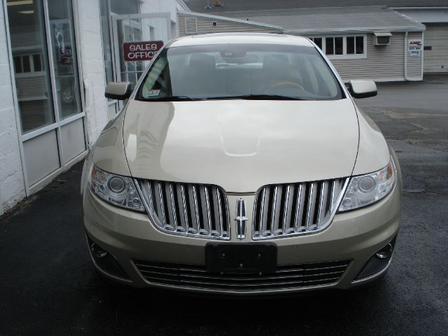 Lincoln MKS 2010 photo 2