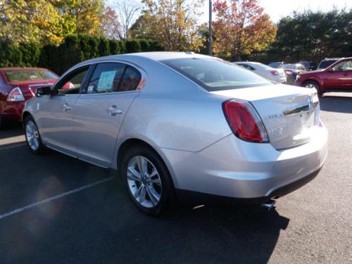 Lincoln MKS 2010 photo 1