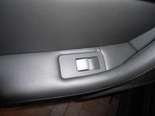 Lincoln MKS 2010 photo 1