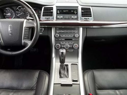 Lincoln MKS 2010 photo 2