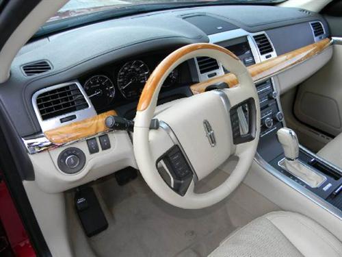 Lincoln MKS 2010 photo 1