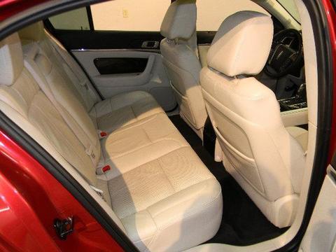 Lincoln MKS 2010 photo 1