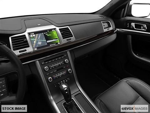 Lincoln MKS 2010 photo 2