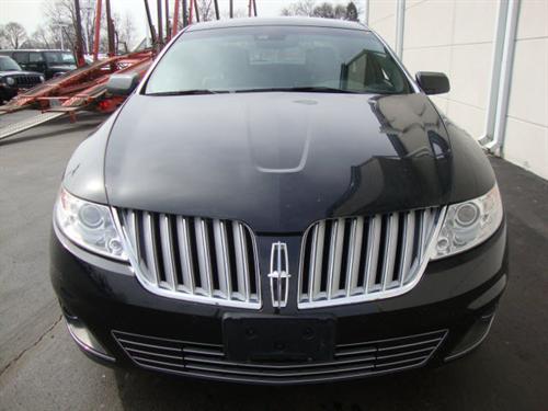 Lincoln MKS 2010 photo 1