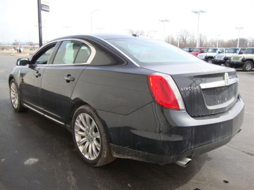 Lincoln MKS 2010 photo 2