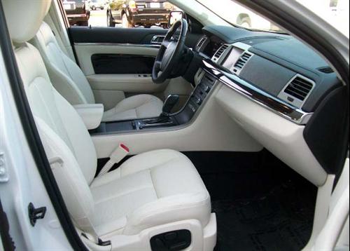 Lincoln MKS 2010 photo 4