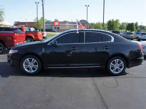 Lincoln MKS 2010 photo 1