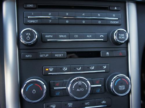 Lincoln MKS 2010 photo 2