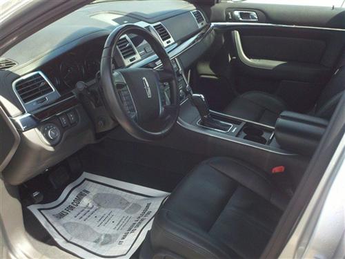 Lincoln MKS 2010 photo 4