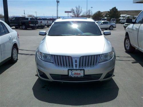 Lincoln MKS 2010 photo 1