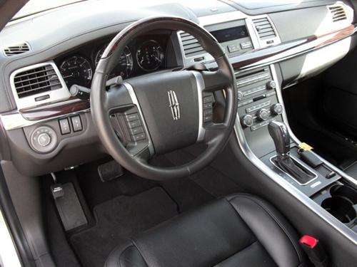 Lincoln MKS 2010 photo 2