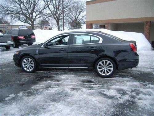 Lincoln MKS 2010 photo 1
