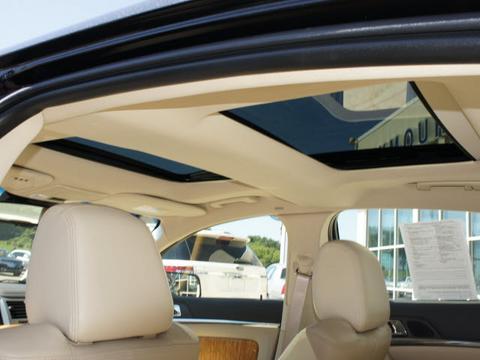 Lincoln MKS 2010 photo 2