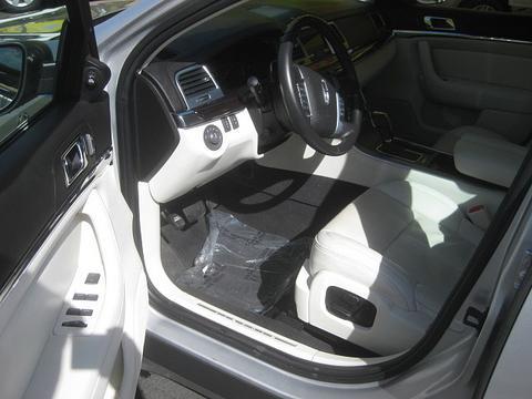 Lincoln MKS 2010 photo 5