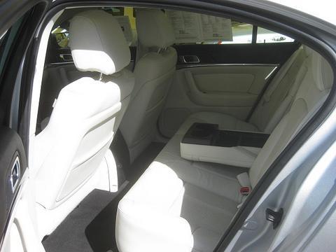 Lincoln MKS 2010 photo 1