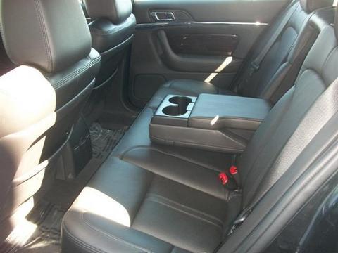 Lincoln MKS 2010 photo 1
