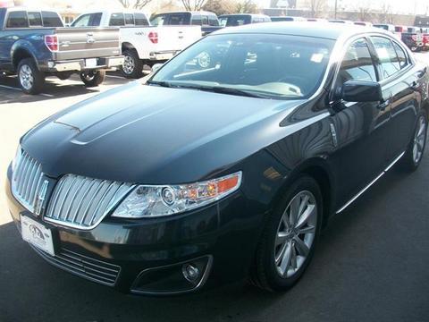 Lincoln MKS 2010 photo 2