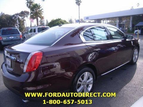 Lincoln MKS 2010 photo 1