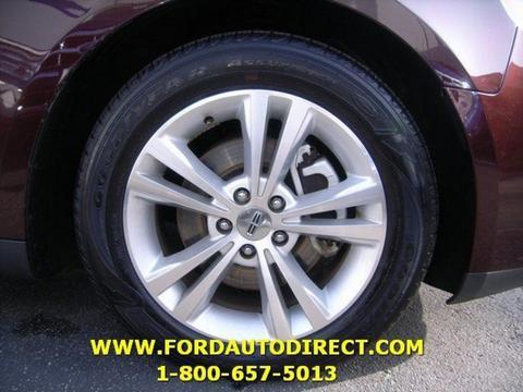 Lincoln MKS 2010 photo 4