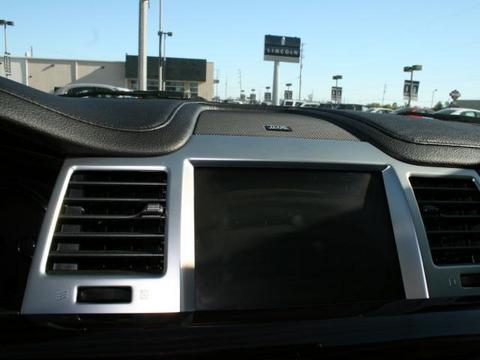 Lincoln MKS 2010 photo 3