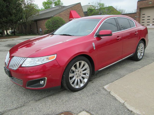 Lincoln MKS 2010 photo 1