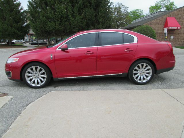 Lincoln MKS 2010 photo 2