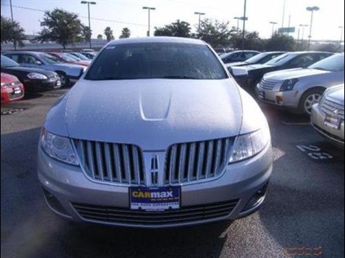 Lincoln MKS 2010 photo 2