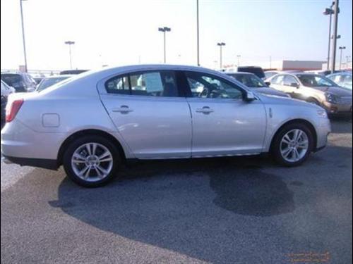 Lincoln MKS 2010 photo 4