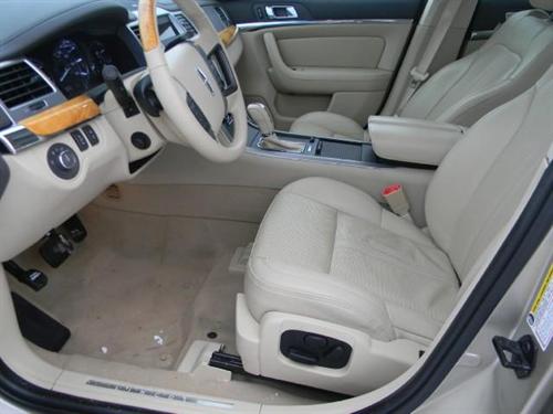 Lincoln MKS 2010 photo 2