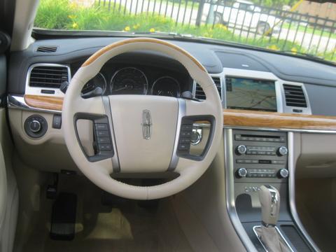 Lincoln MKS 2010 photo 1