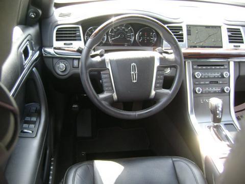 Lincoln MKS 2010 photo 2