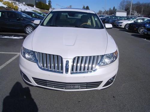 Lincoln MKS 2010 photo 1
