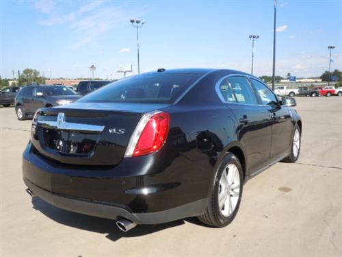 Lincoln MKS 2010 photo 2