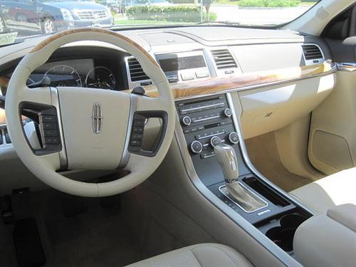 Lincoln MKS 2010 photo 3