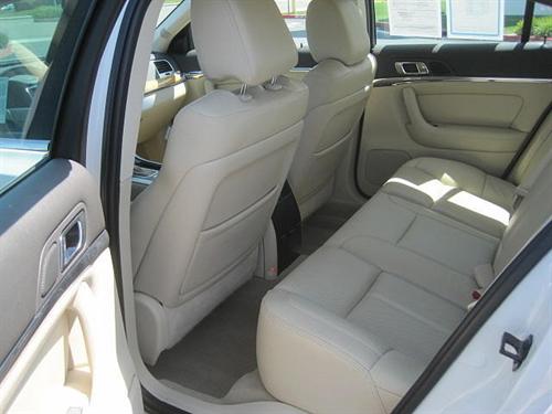 Lincoln MKS 2010 photo 4