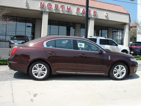 Lincoln MKS 2010 photo 1