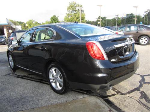 Lincoln MKS 2010 photo 1