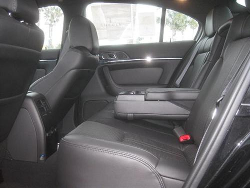 Lincoln MKS 2010 photo 2