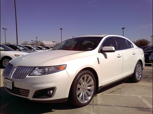 Lincoln MKS 2010 photo 1