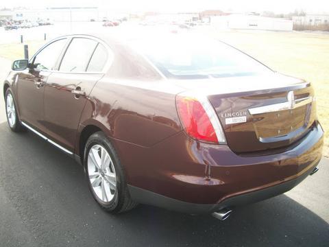 Lincoln MKS 2010 photo 3