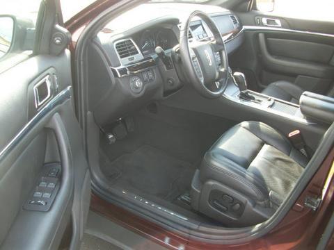 Lincoln MKS 2010 photo 2