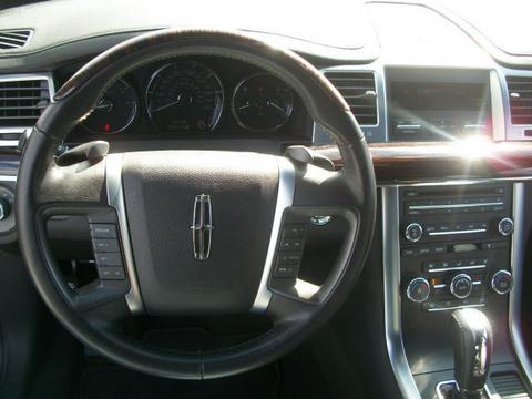 Lincoln MKS 2010 photo 1