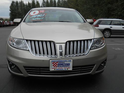 Lincoln MKS 2010 photo 1