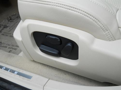 Lincoln MKS 2010 photo 2