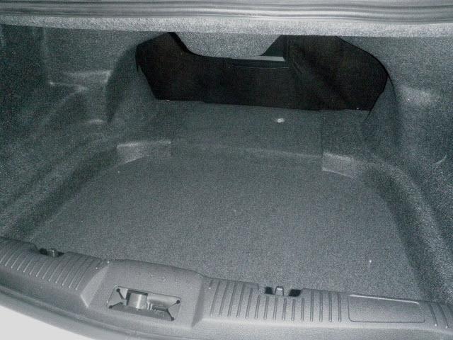 Lincoln MKS 2011 photo 2