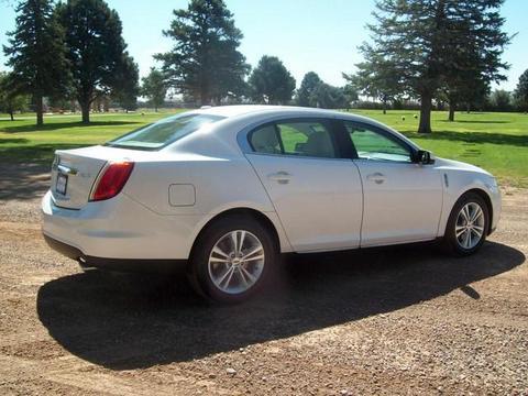 Lincoln MKS 2011 photo 1